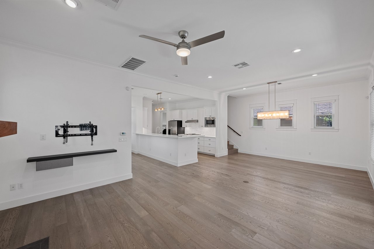 1403 W 12th Street #B