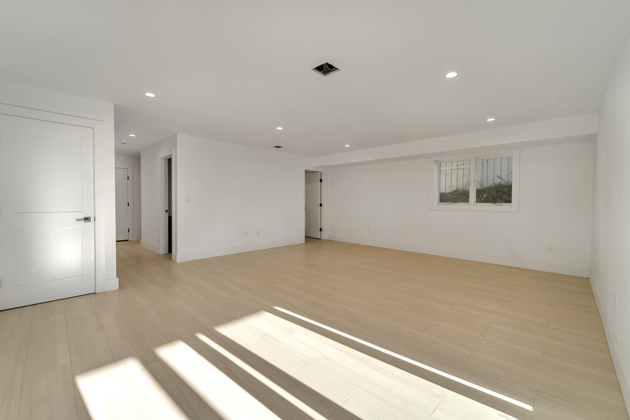 432 Stillwell Avenue B