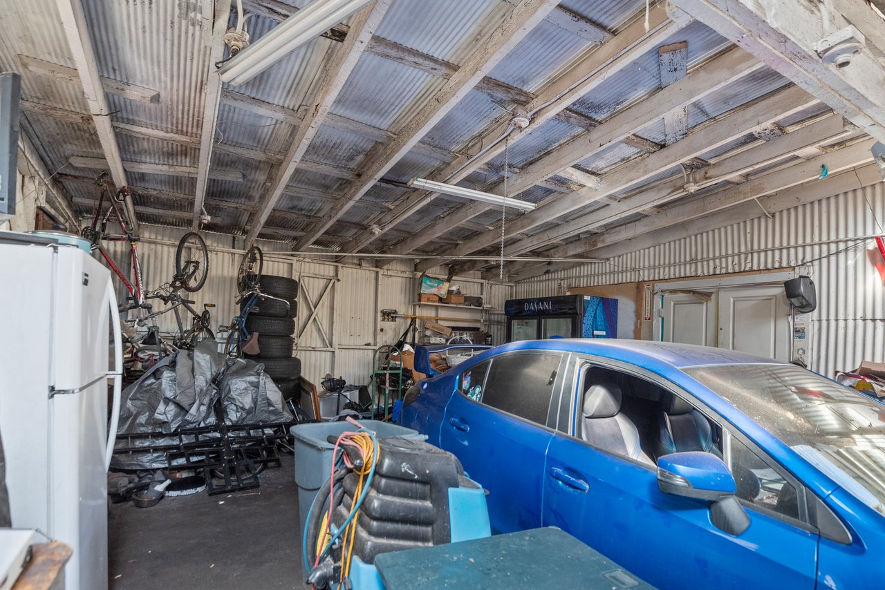 1,375 SF Auto Repair Owner User Opportunity