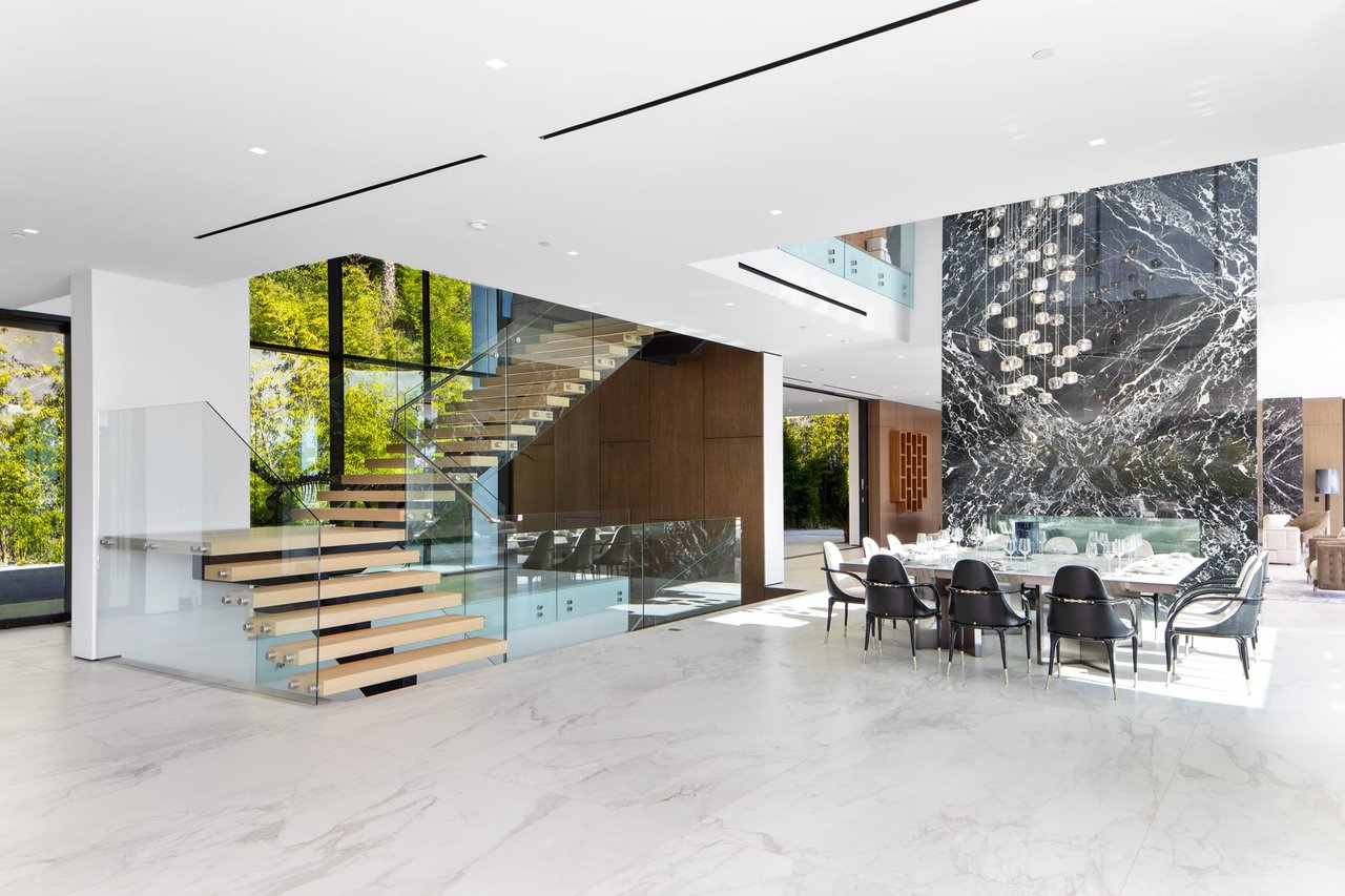 1300 Beverly Estate Dr