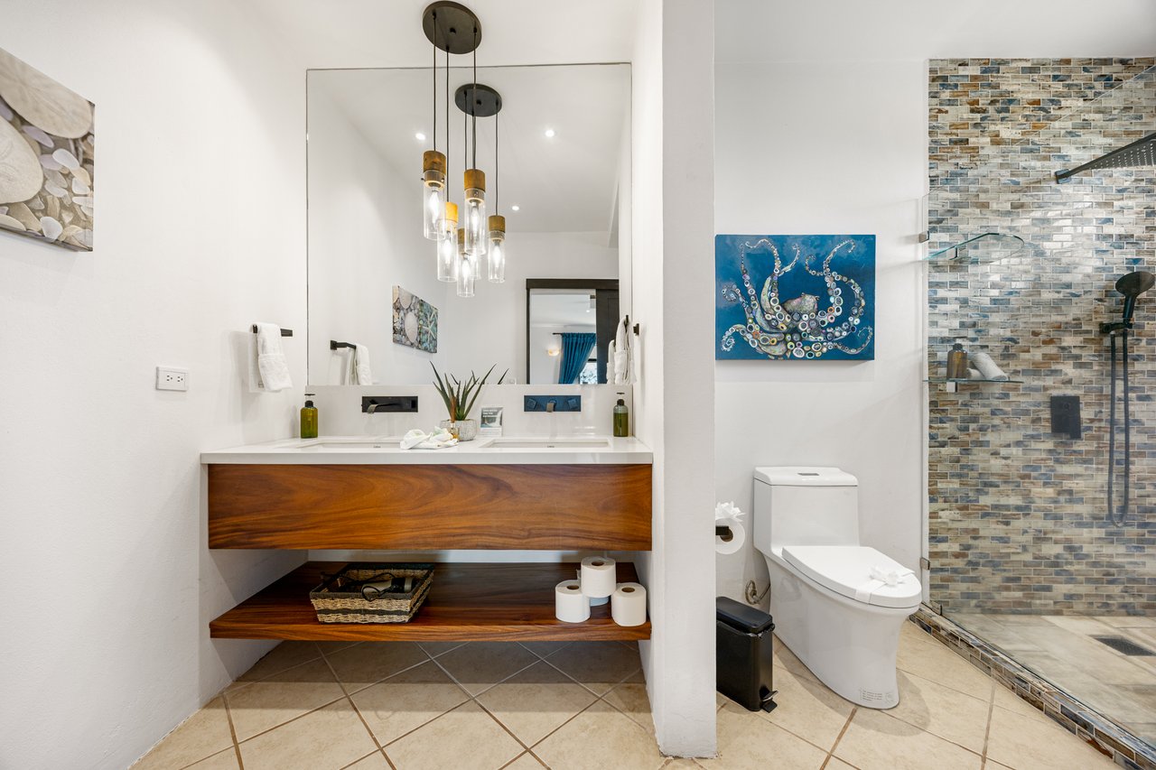 Casa Mimosa | Versatile Luxury Retreat Just 3 Minutes from Flamingo Beach