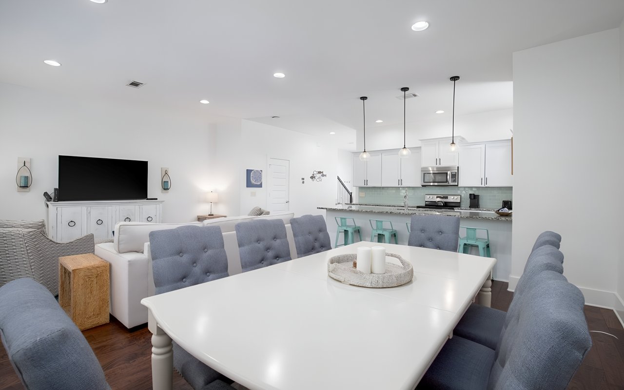 Conveniently Close to Gulf Place in Blue Mountain Beach