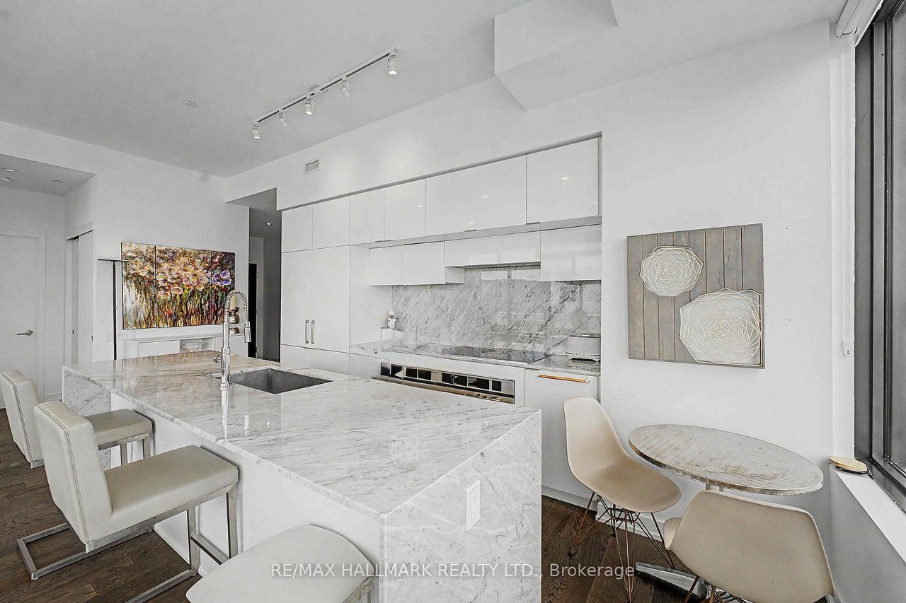 PRESTIGE LIVING AT YONGE & EGLINTON
