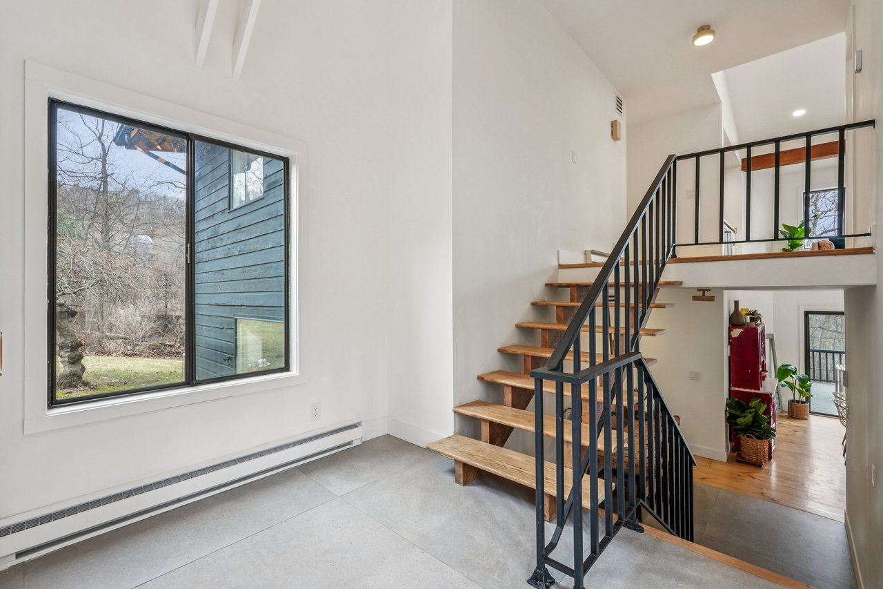 Cornwall Contemporary Wooded Retreat