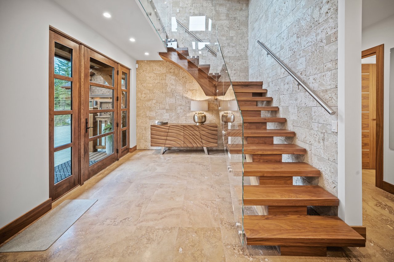 Refined Mountain Living at Cairns Landing