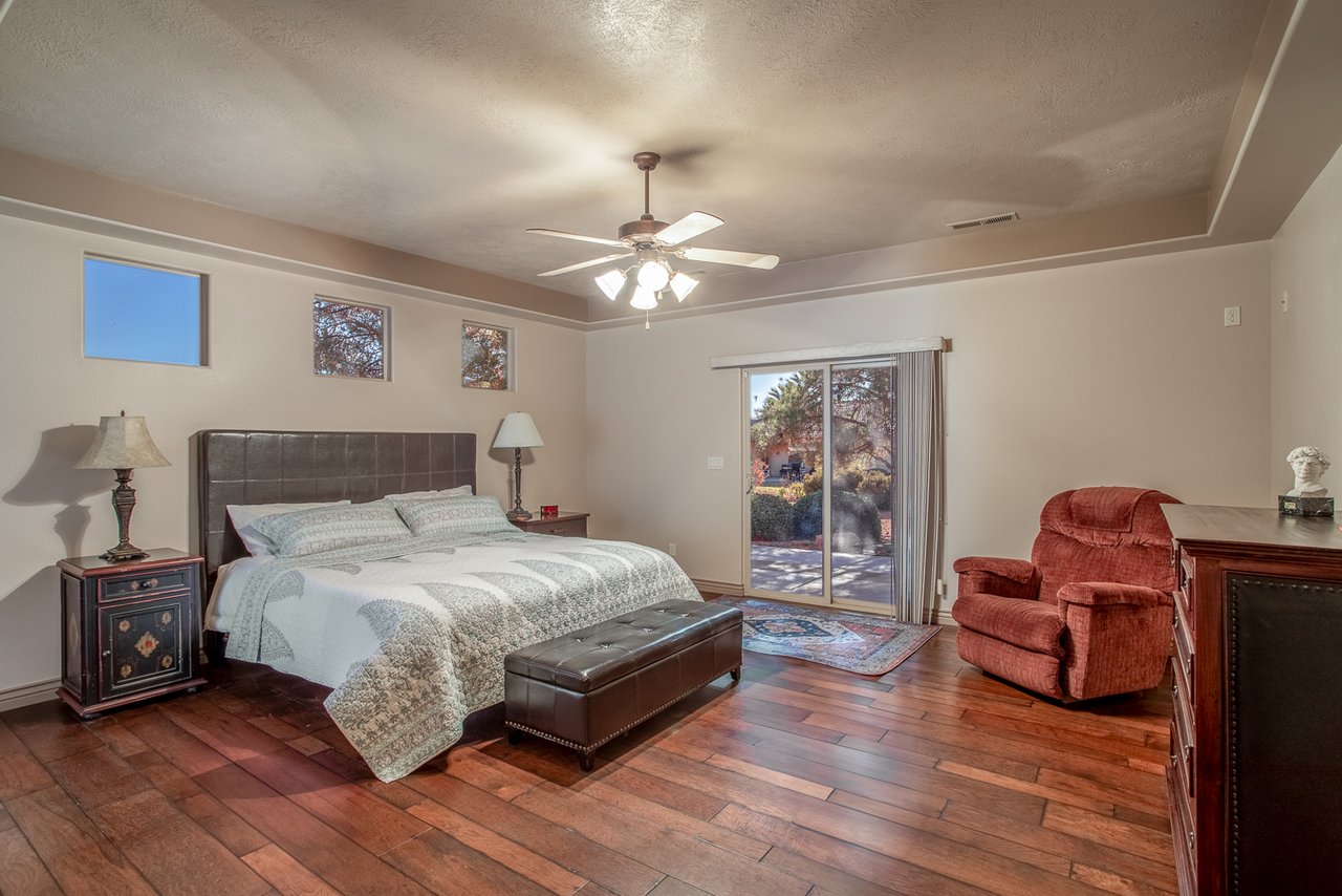 1319 W Red Butte Dr