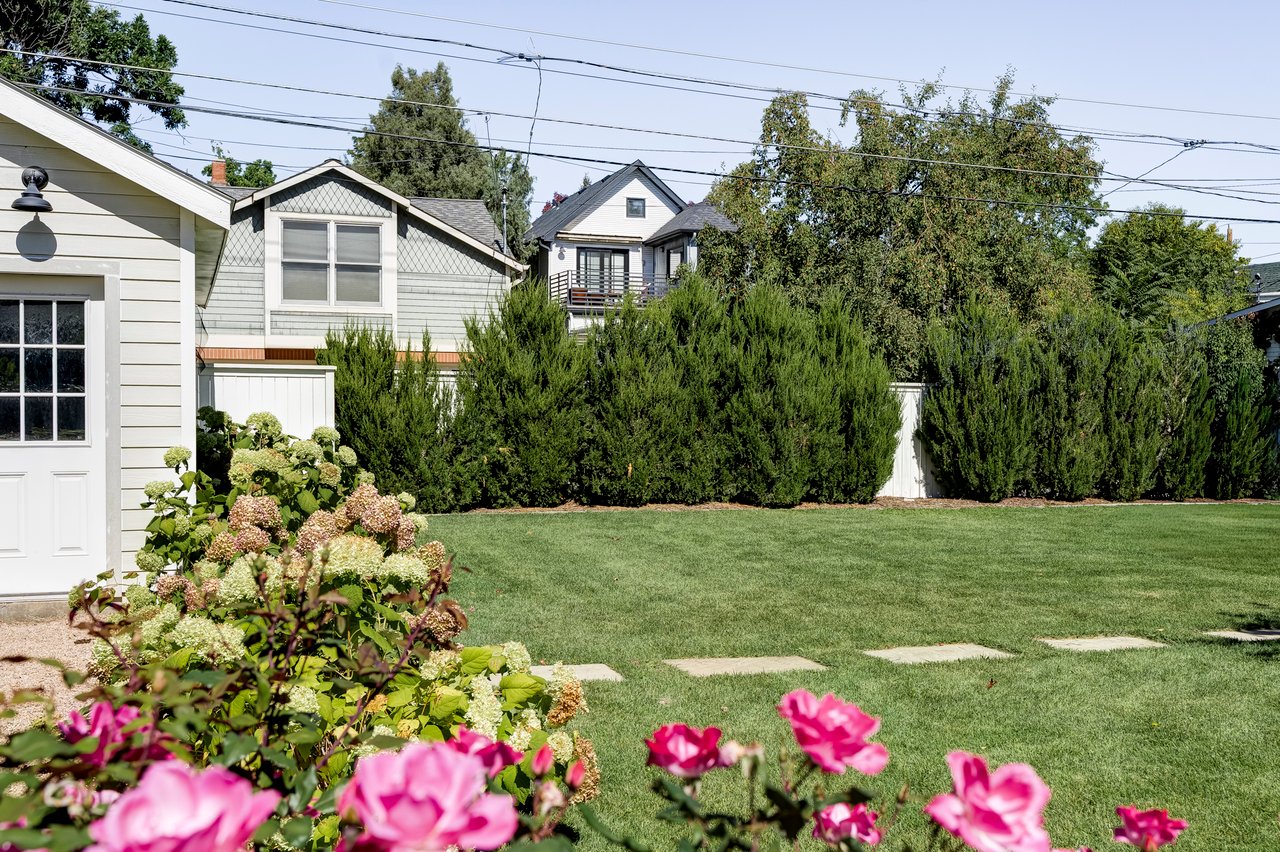 Pine St Cottage