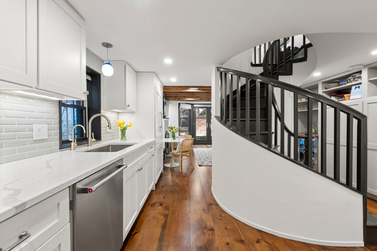 1 Lawrence Street