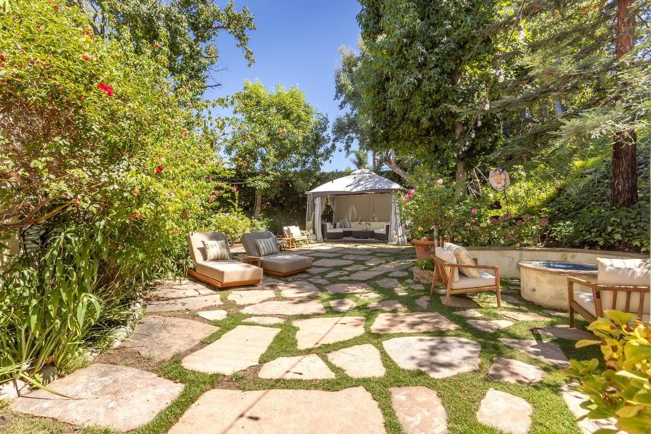 5985 Vista De La Luz