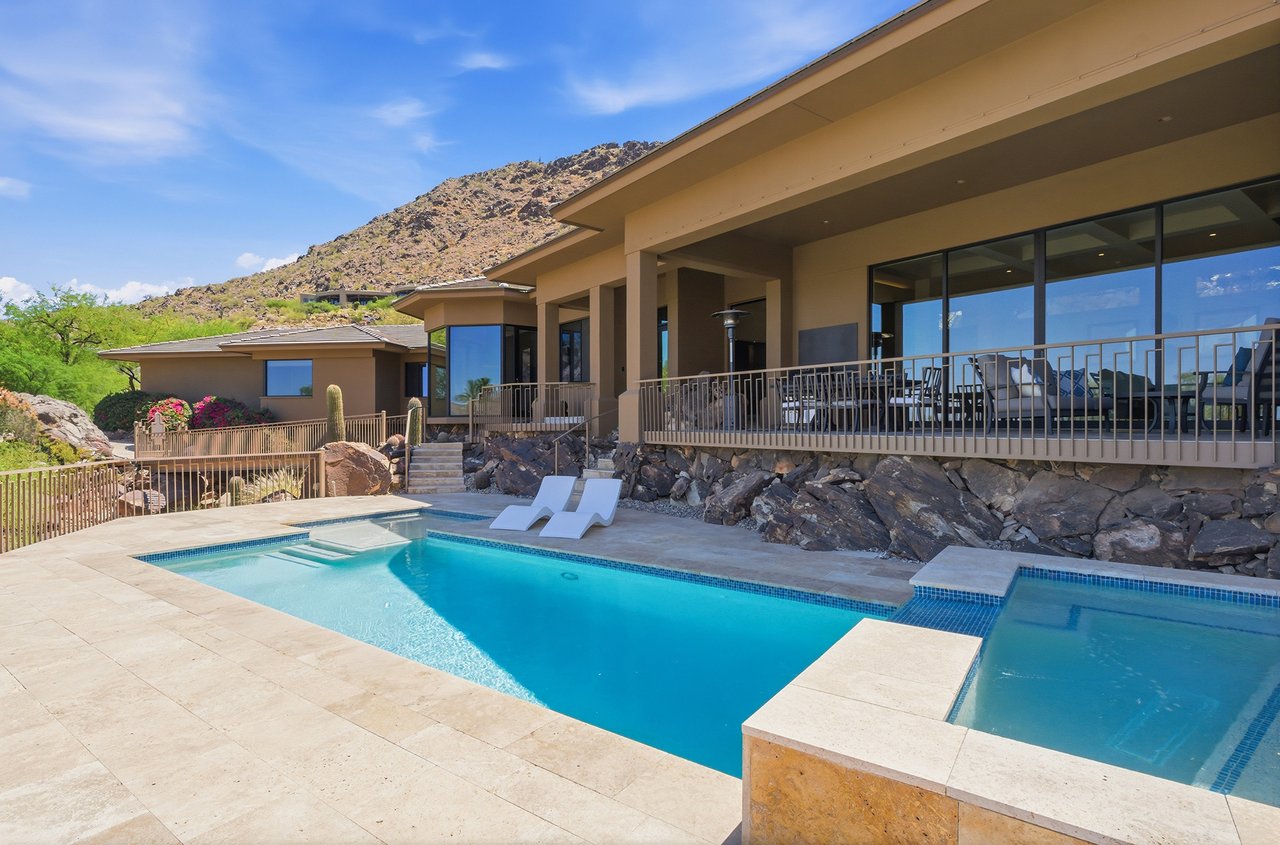 5411 E ROADRUNNER Road