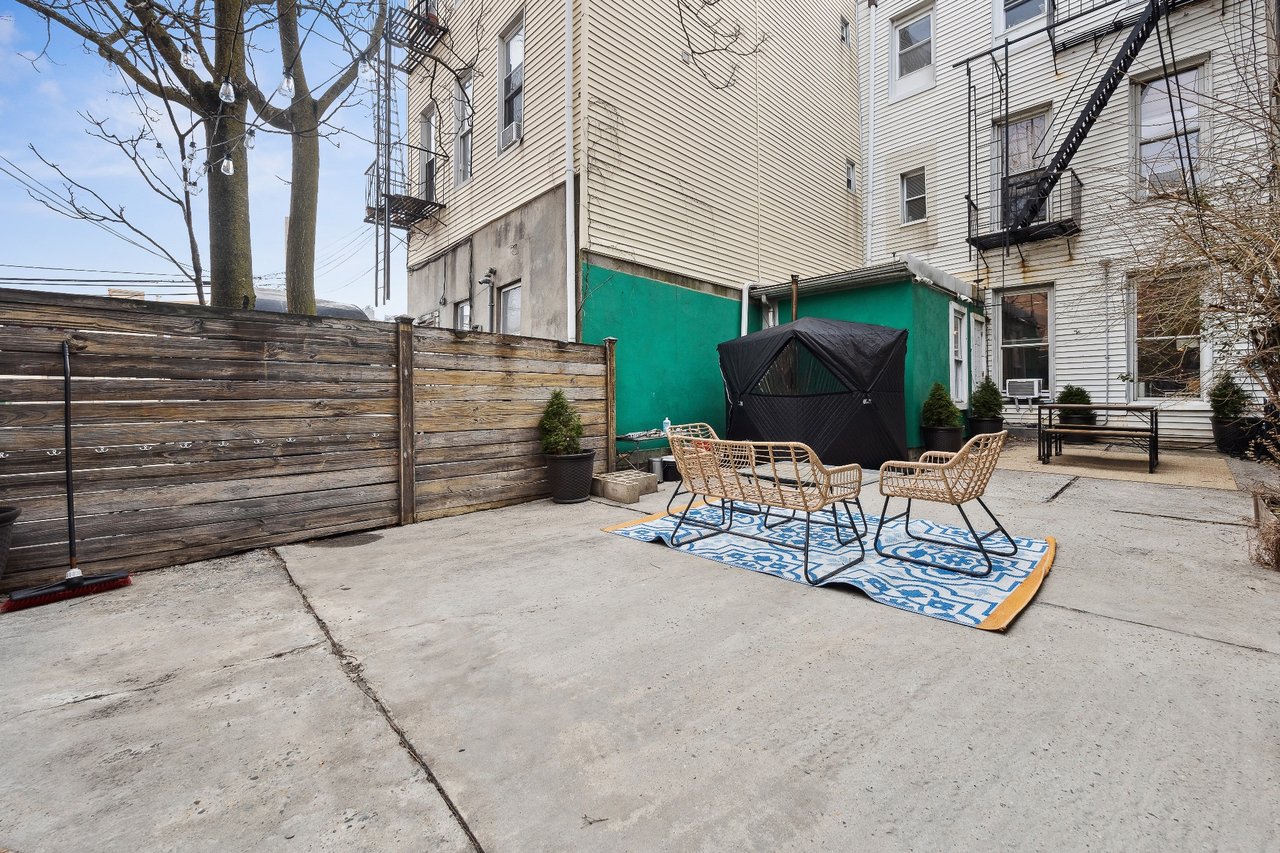 Greenpoint 3 Family Townhouse 