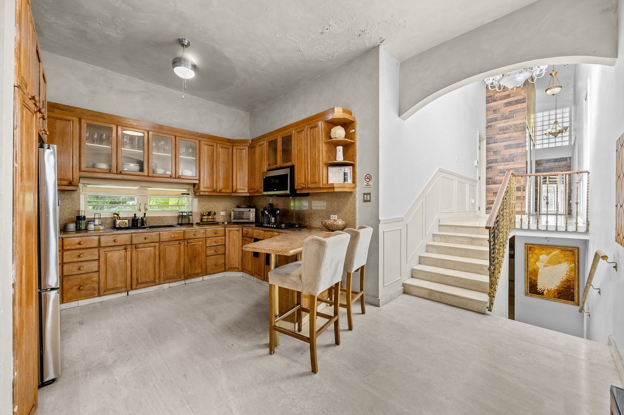 Luxury Income-Producing Estate | Carolina, Puerto Rico