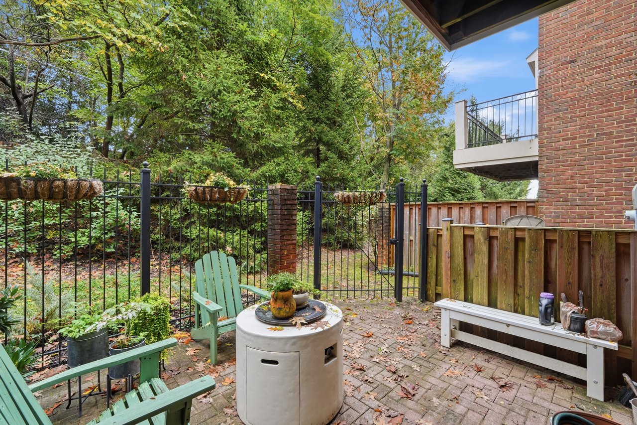 1627 Colonial Hills Drive