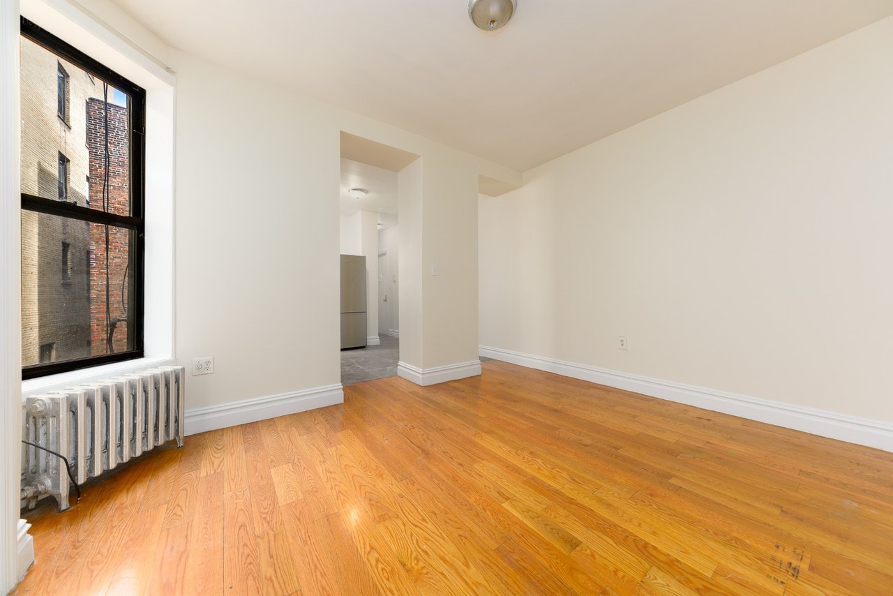 339 East 12th Street Unit: 27