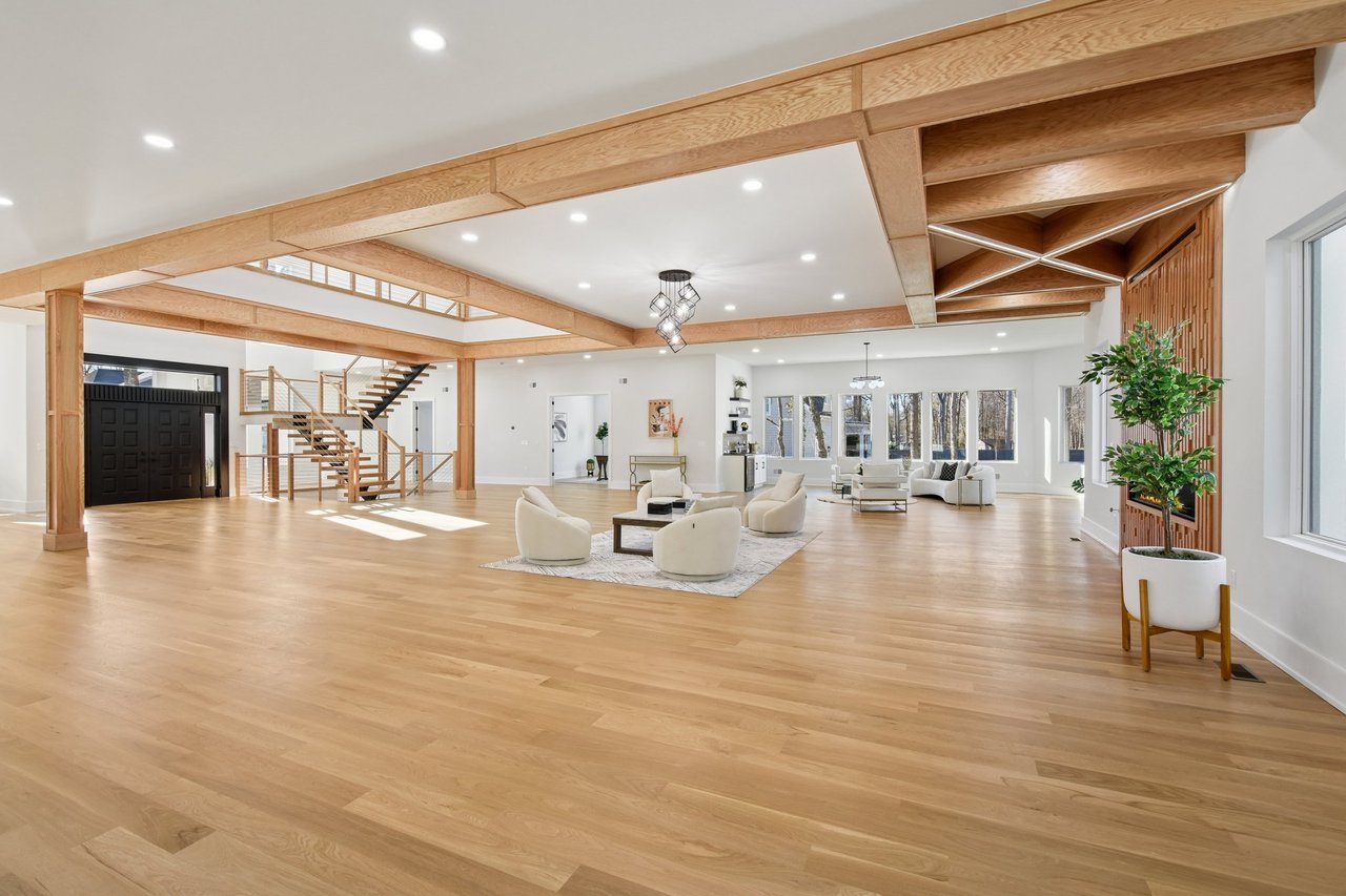 19 Highlander Dr