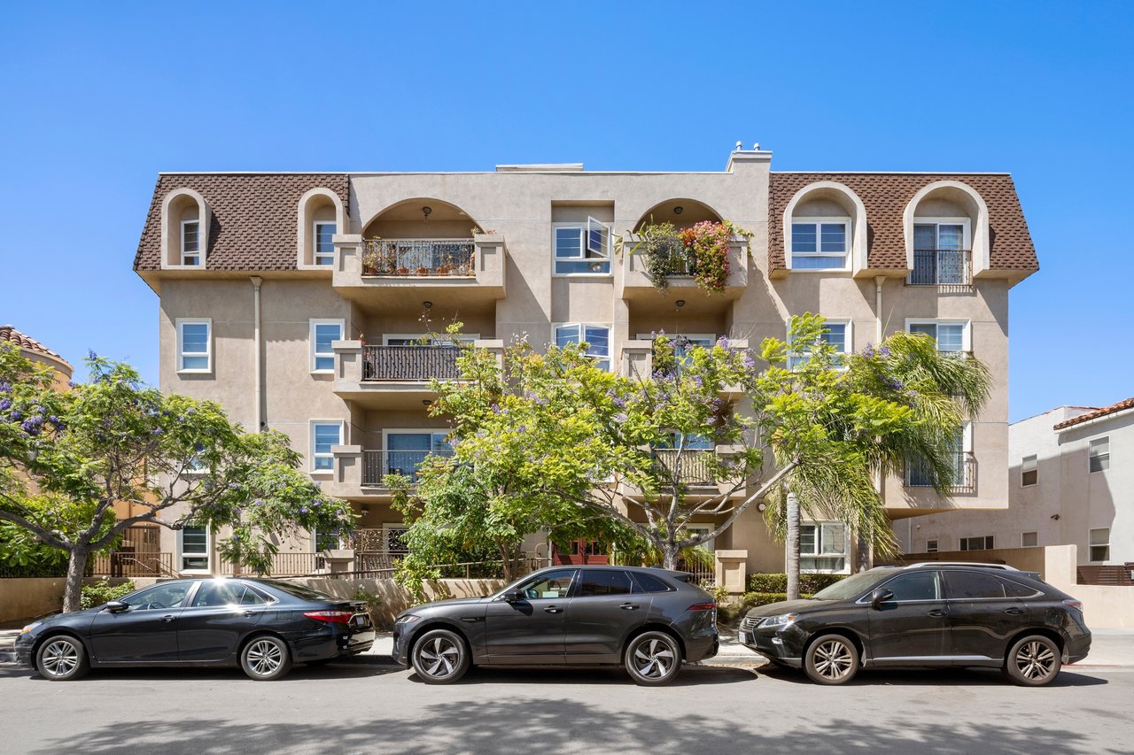 8555 Cashio Street, Penthouse 4