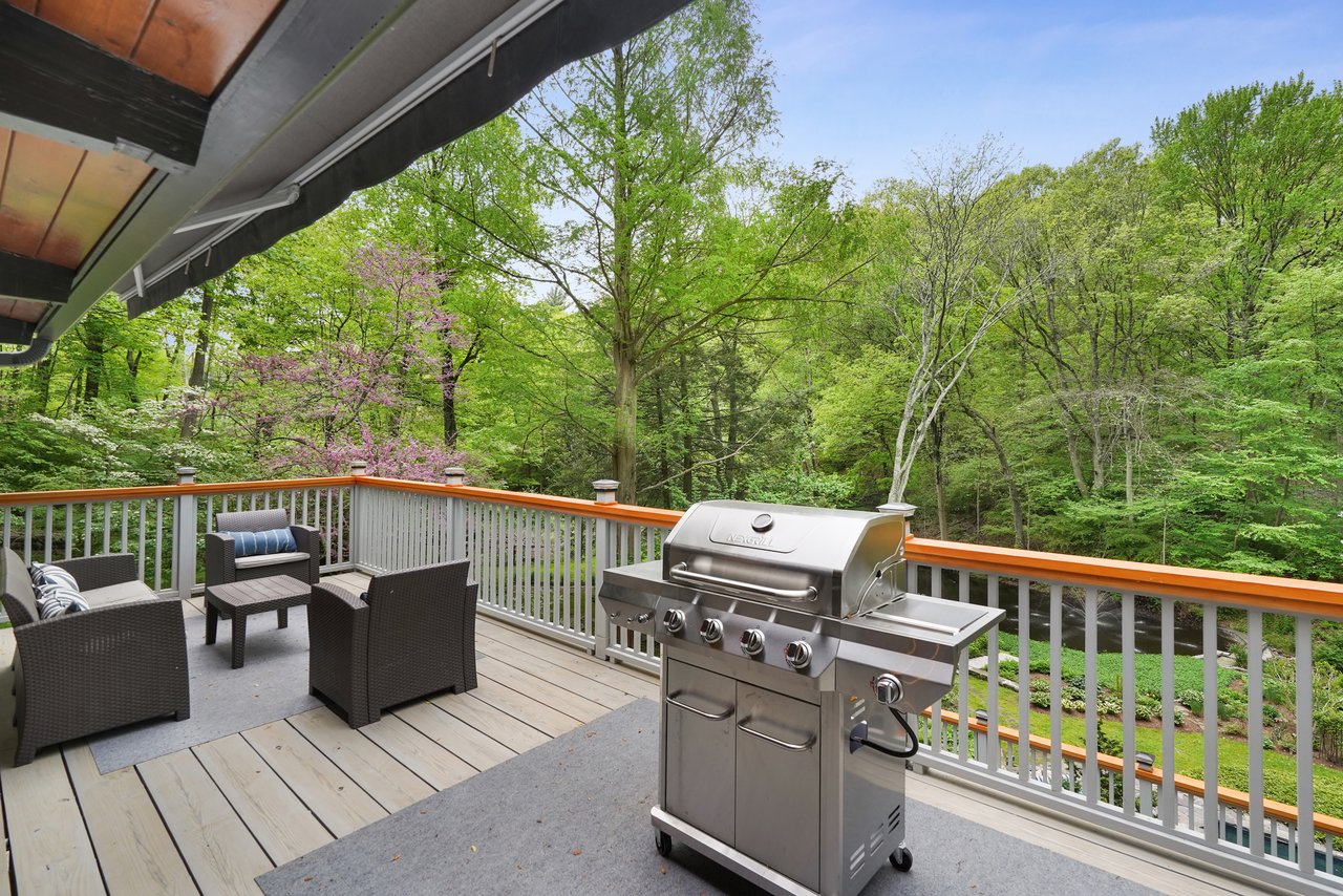 107 Middle Patent Road