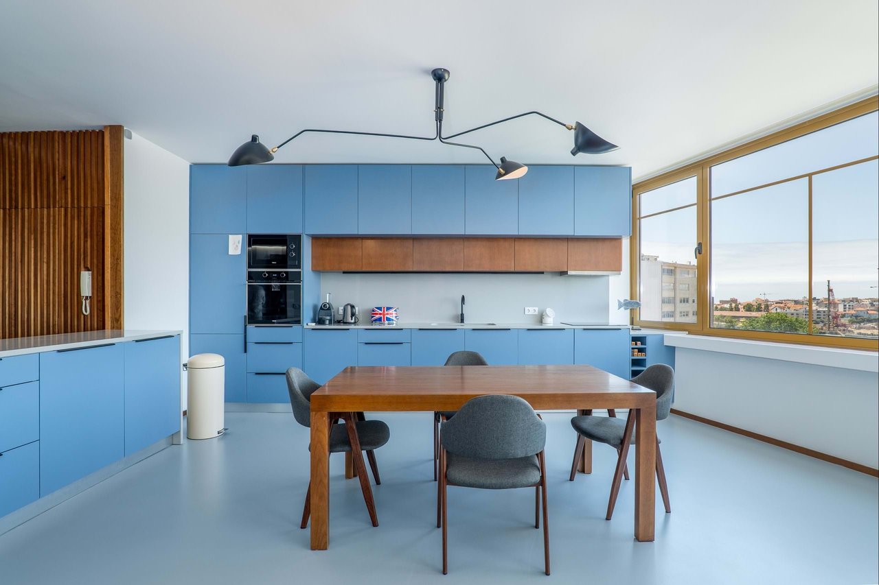 2 Bedroom + 1 Loft with Harbor Views in Central Matosinhos