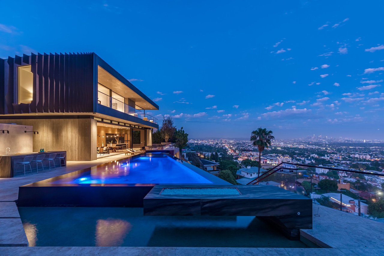 8365 SUNSET VIEW DR, HOLLYWOOD HILLS