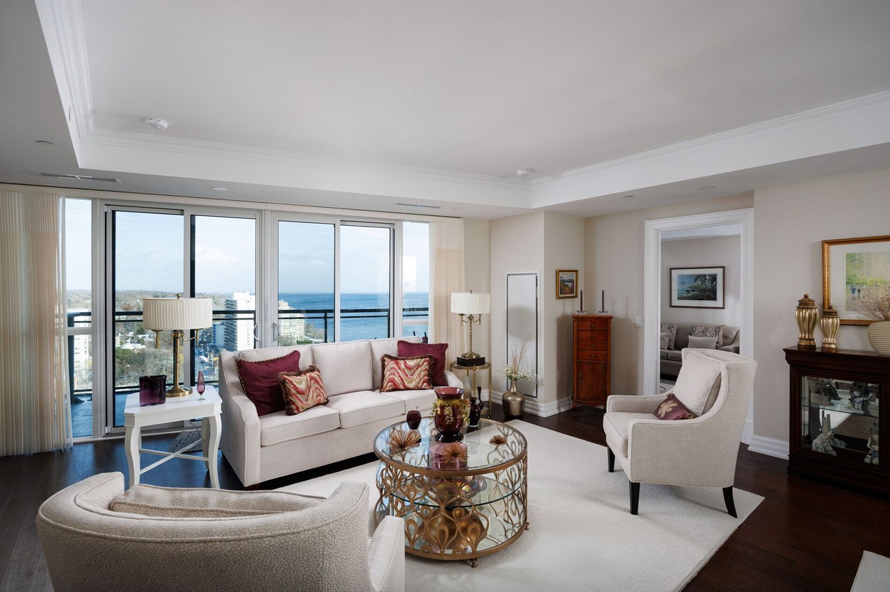 2060 Lakeshore Road 1802