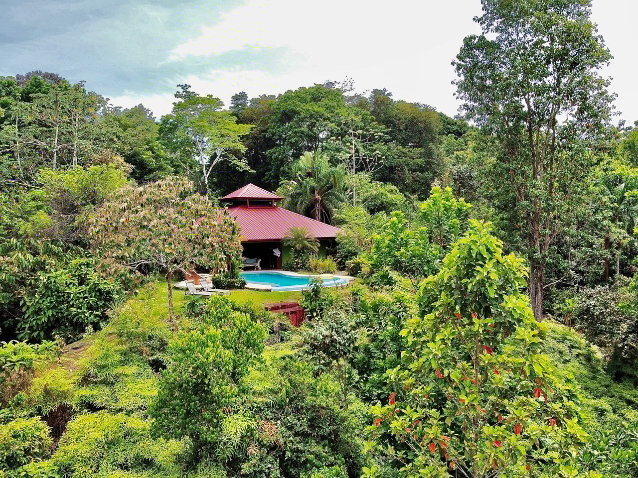 Charming 2-Bedroom Villa on 5 Acres with Creek Access and Income Potential