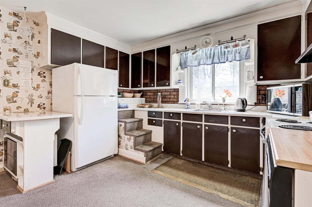 4 Whitecap Blvd