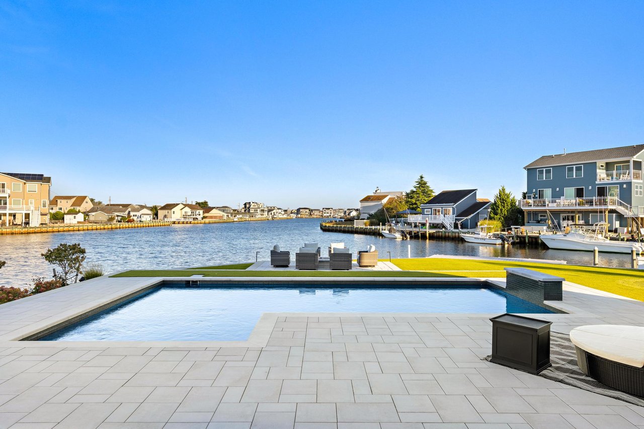 198 Bernard Drive, Manahawkin