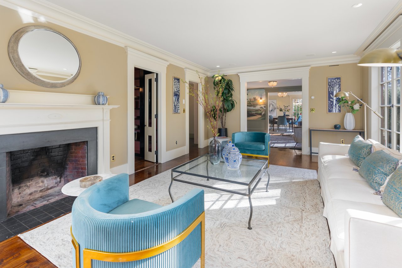  18 Ash Street, Cambridge, MA 02138