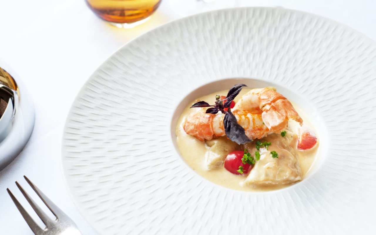 Ultra-Luxury Waterfront Dining: Enjoying the Hudson River