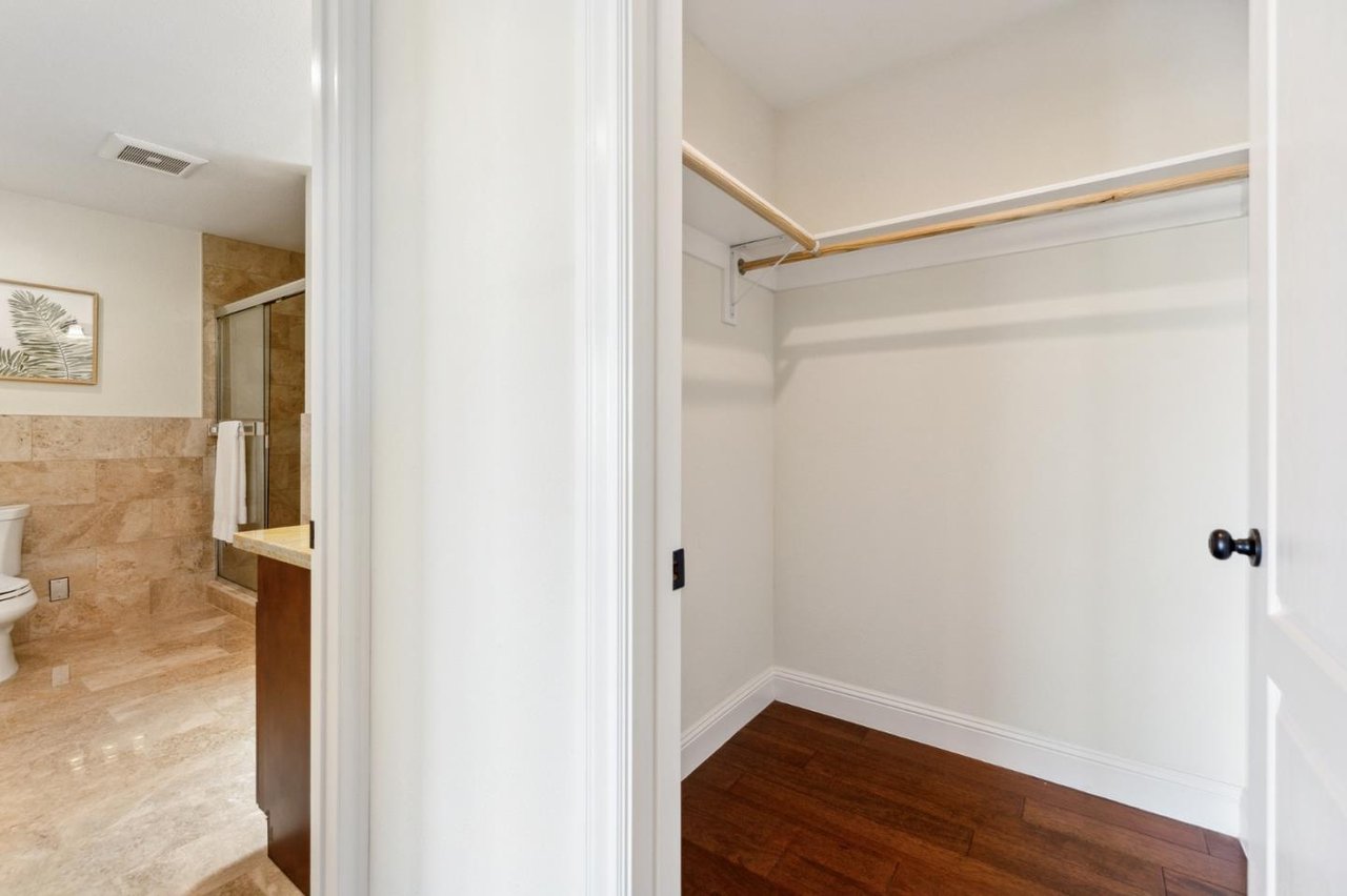 1829 Loyola Dr