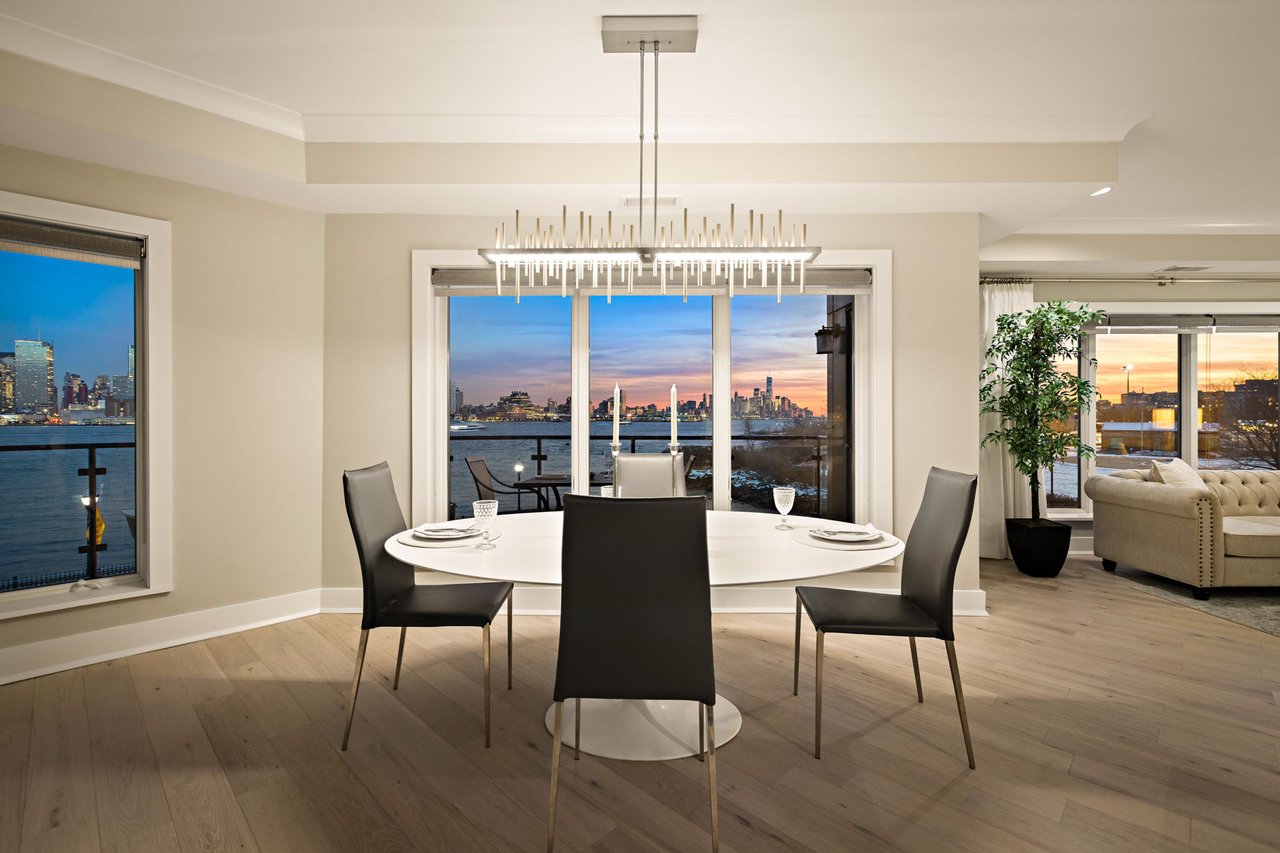150 HENLEY PL Unit: 206
