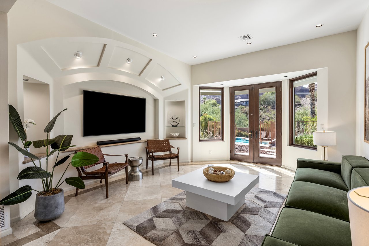 4737 E Valley Vista Lane