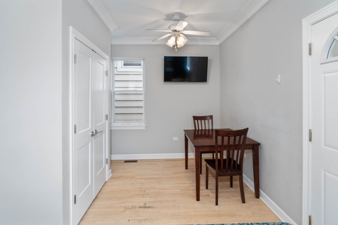 3823 N Albany Ave, CHICAGO, IL 60618