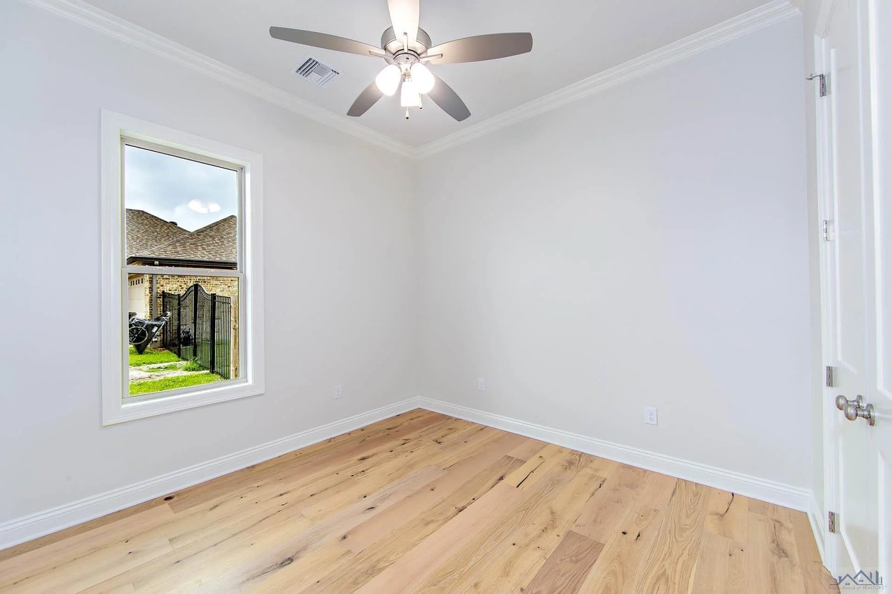 351 Ravensaide Dr