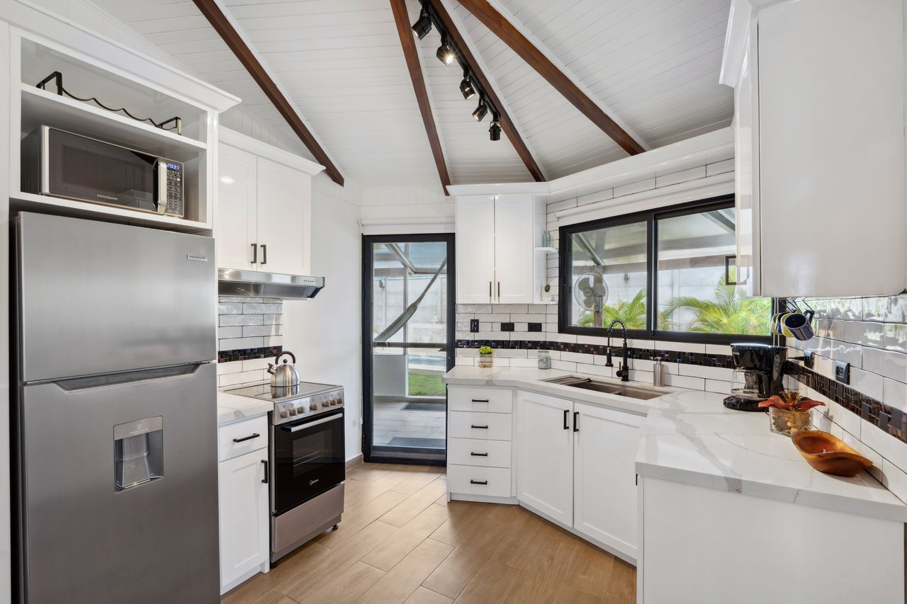 Casa Cozy | The Perfect Blend of Comfort & Convenience, Steps to the Beach!