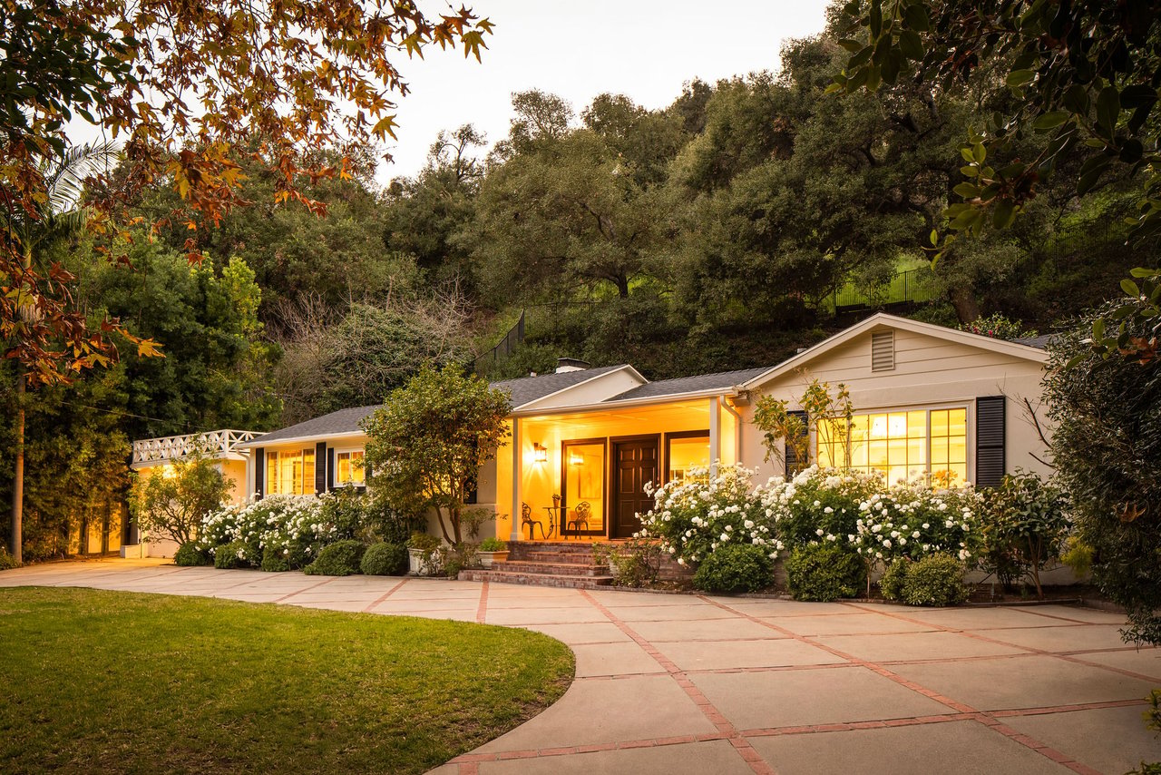 2533 Benedict Canyon Drive