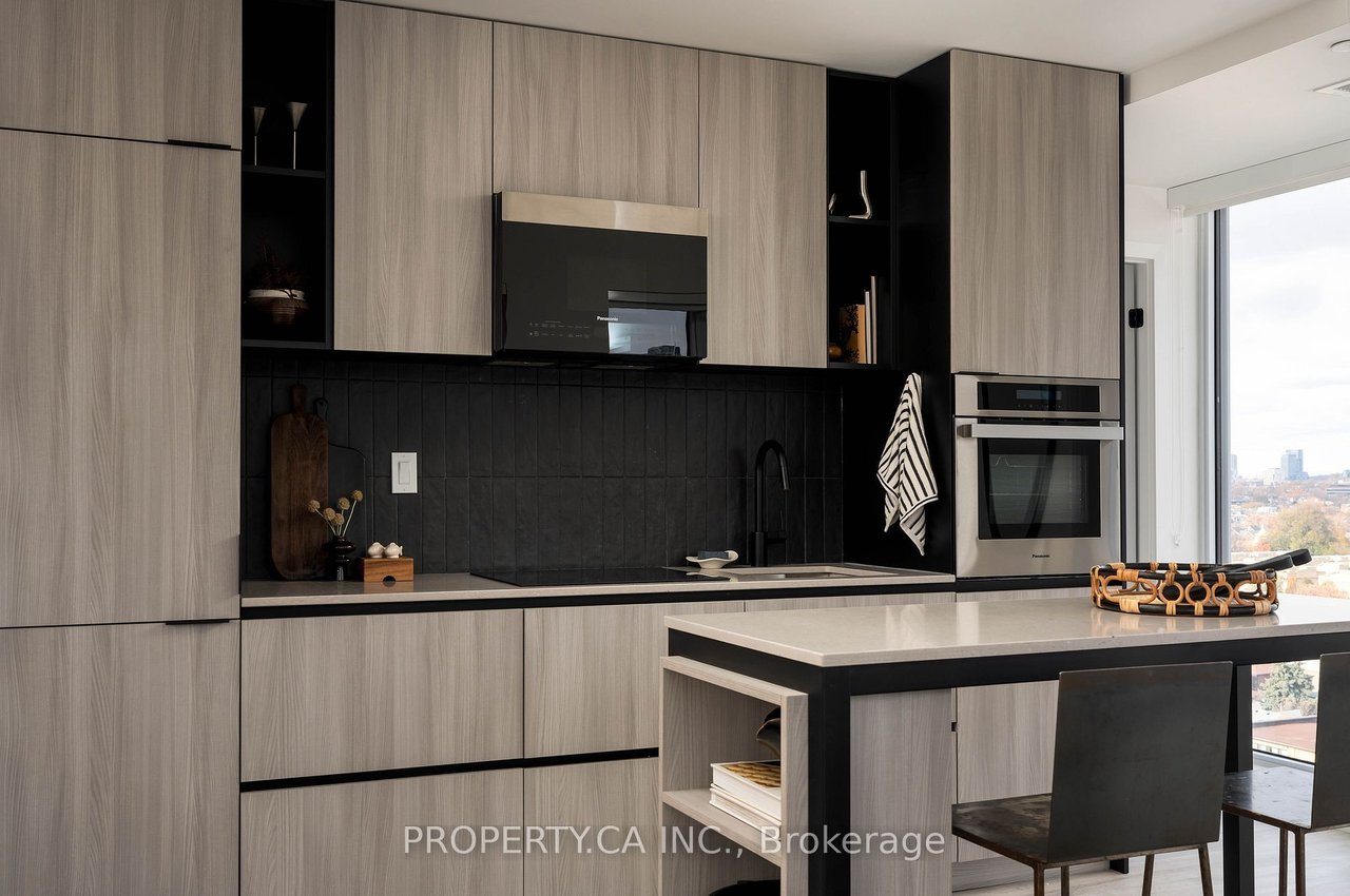 LUXURY LIVING AT RUSH CONDOS 