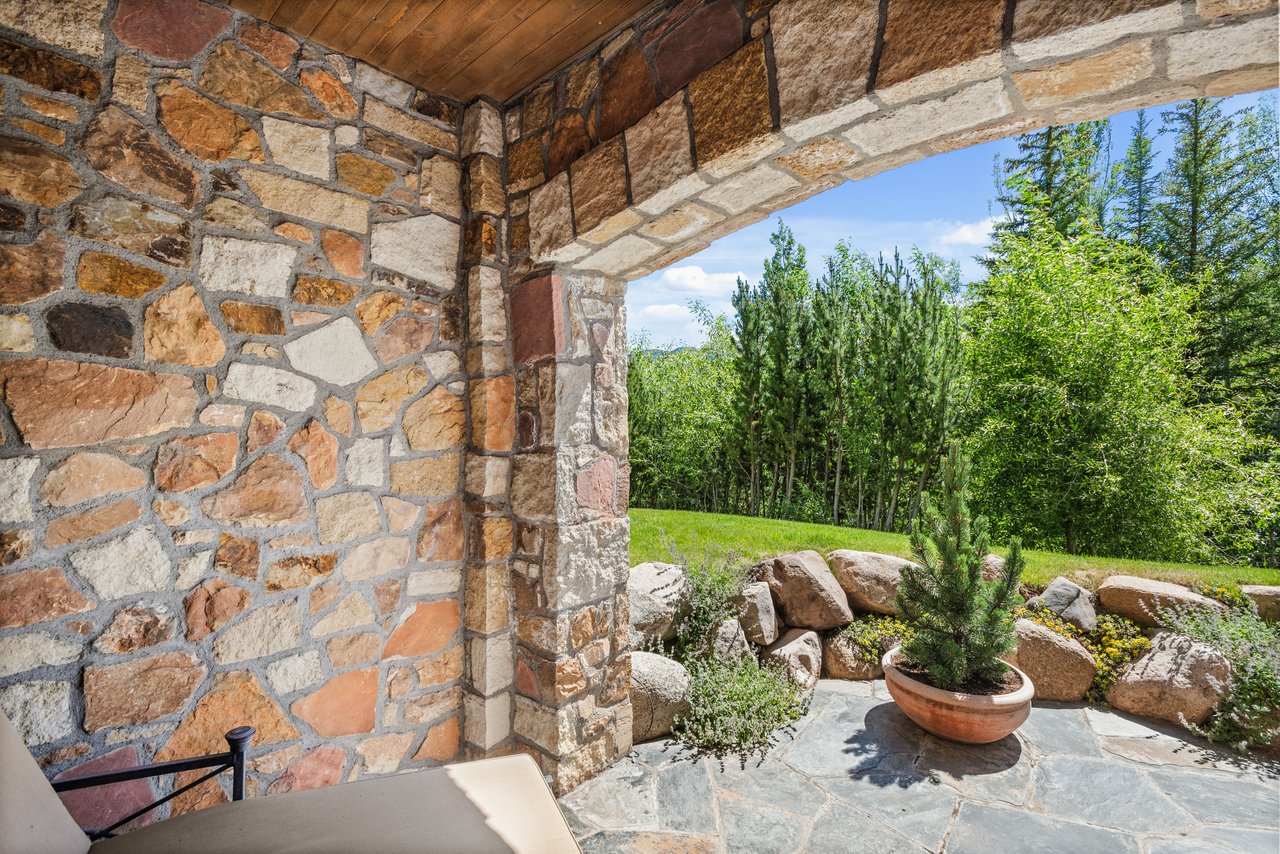 863 Hunter Creek