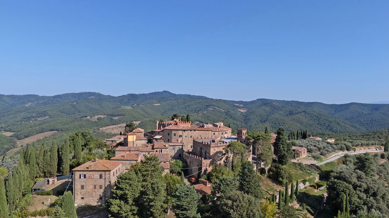 CASTELLO DEGLI STENDARDI