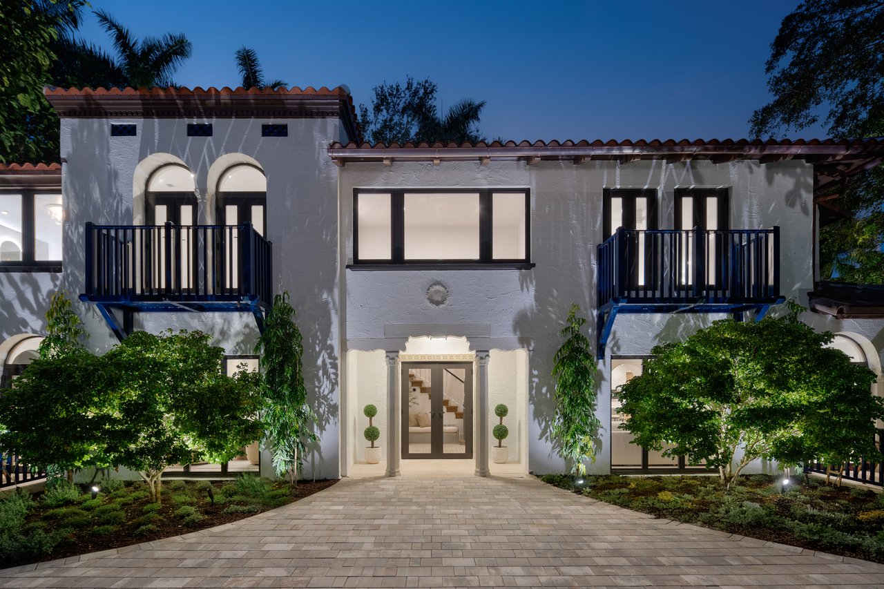 3700 Hibiscus Street "Casa Mamey"