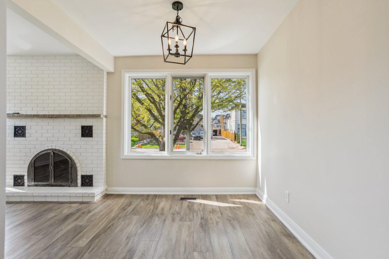 Bungalow on 60' x 125' lot with endless potential