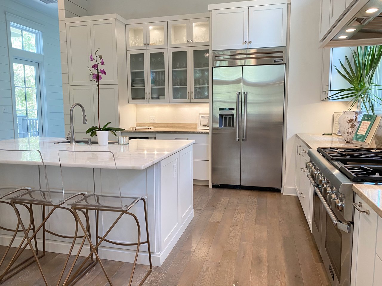 435 W Lake Forest Drive