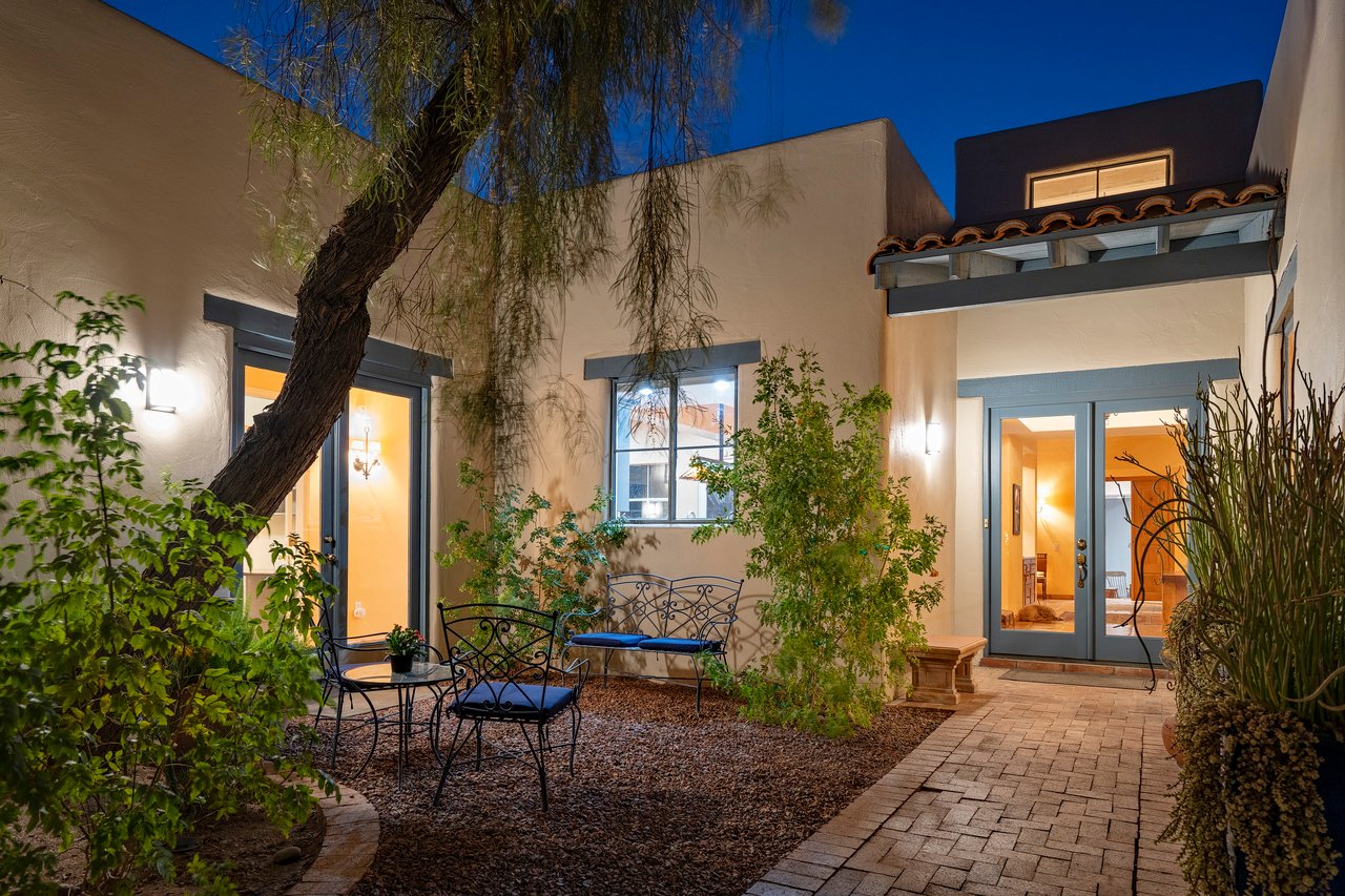 4621 N Camino Real