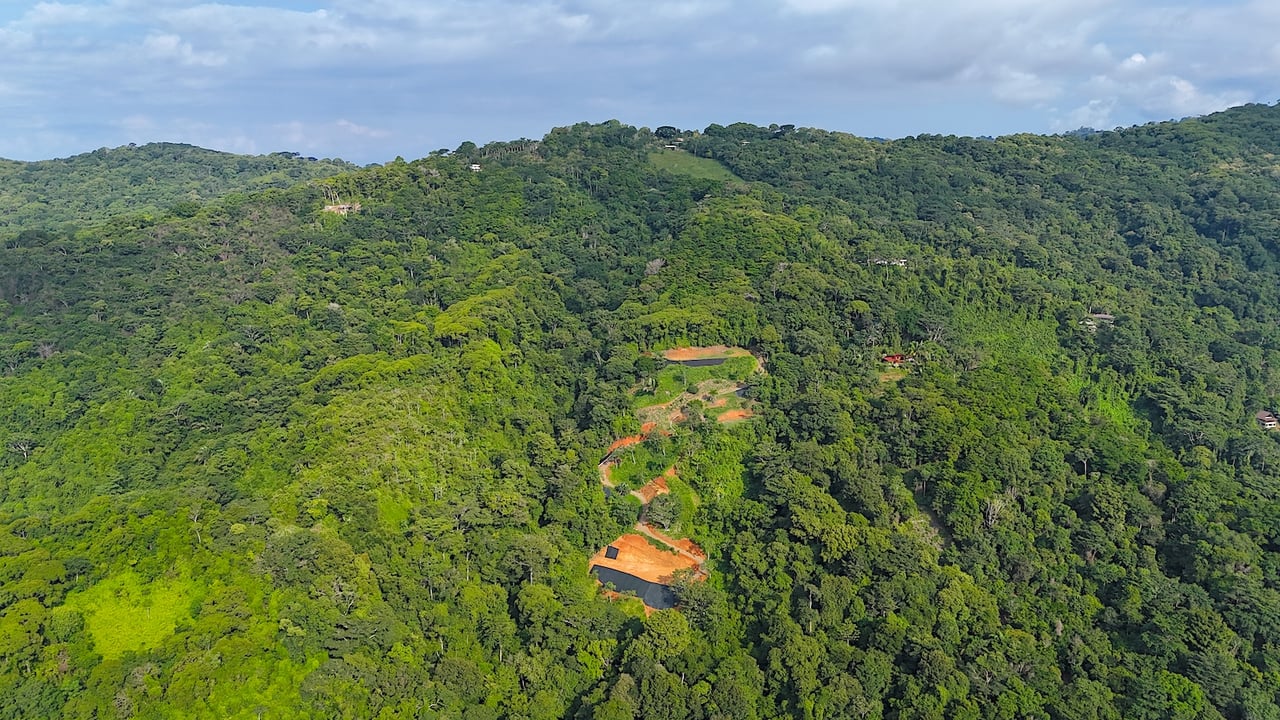30-ACRES OF LAND WITH RIVER ACCESS, ROADS, AND BUILDING PADS IN LAGUNAS