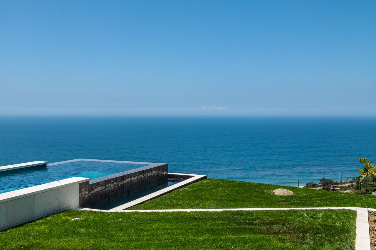 4346 Avenida De La Encinal