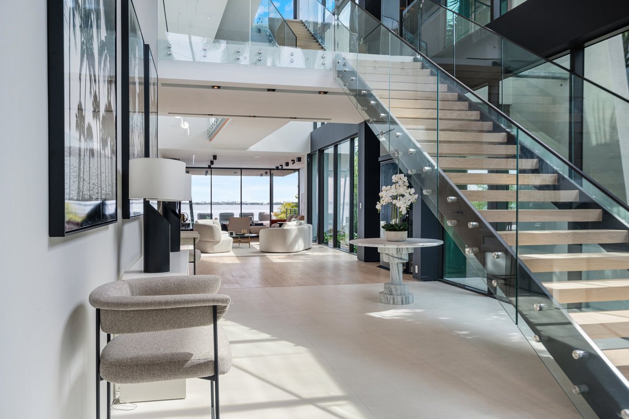 February 2025 | Sabal Development, led by Pascal Nicolai, Finalizes $20.6 Million Sale of Exquisite Venetian Island Estate