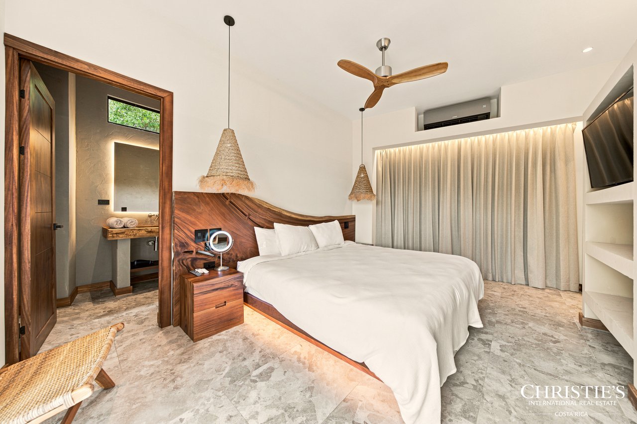 LE CLOS - An Exclusive Three-Residence Estate 