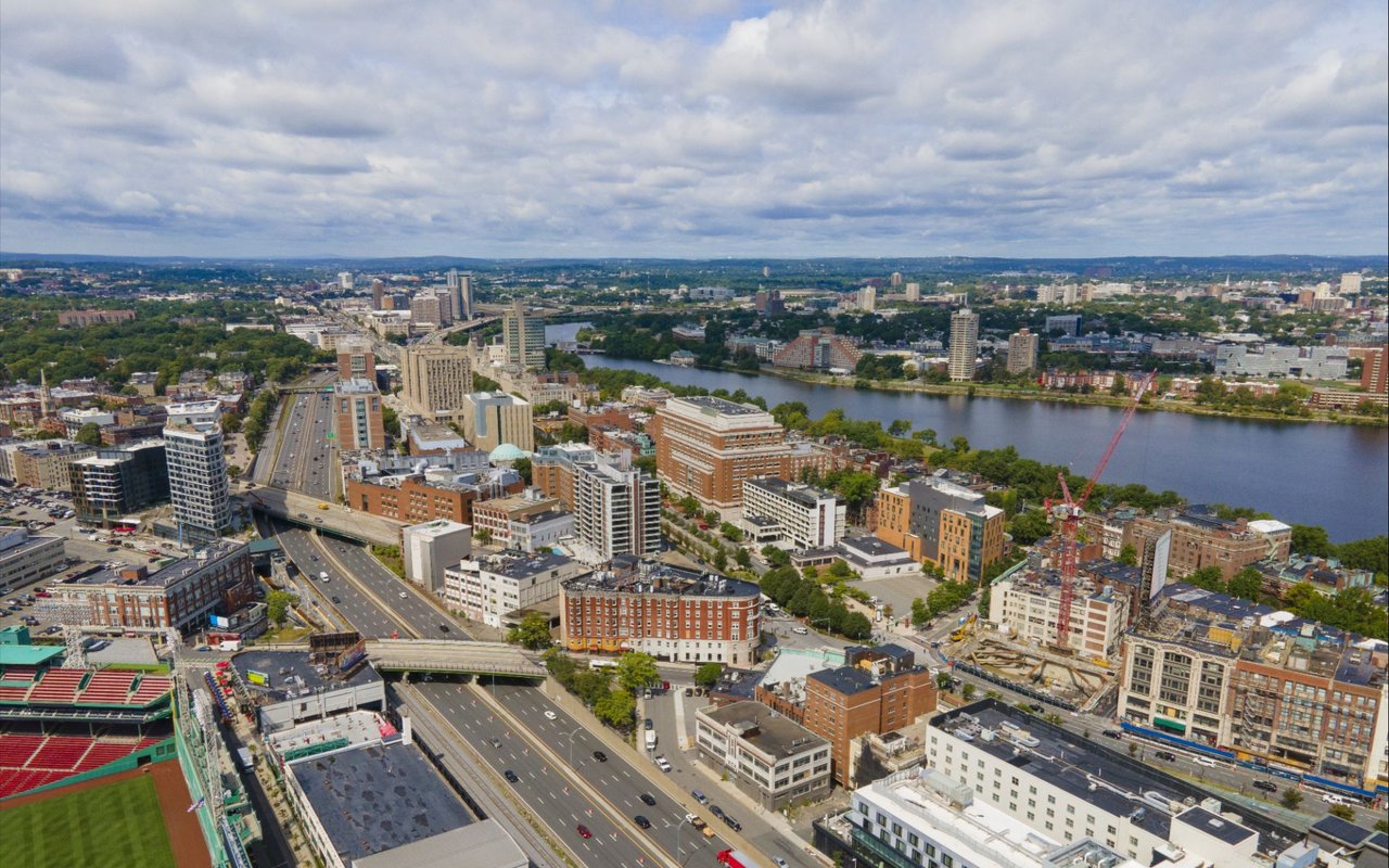 FENWAY / KENMORE NEIGHBORHOOD GUIDE