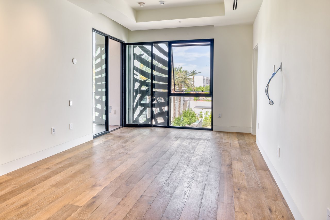 6587 N PALMERAIE Boulevard, 3006