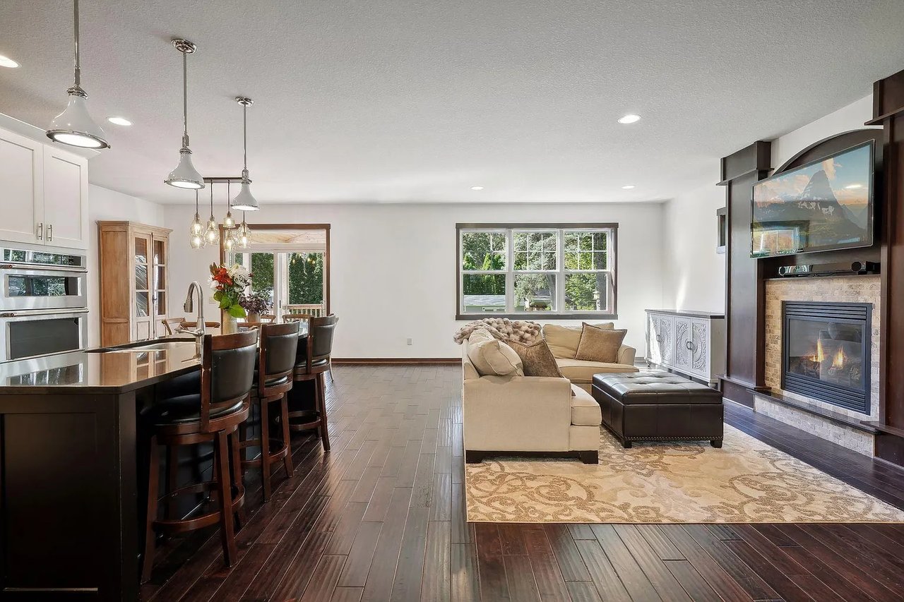 2014 Build 5 Minutes from Downtown Wayzata